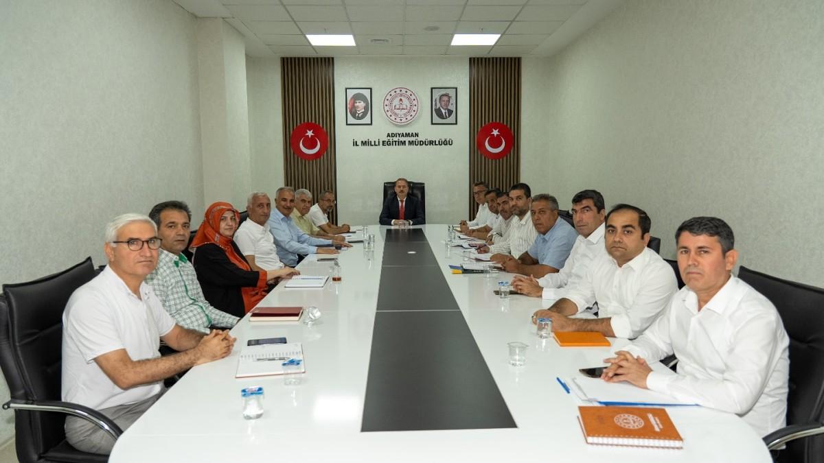 Milli Eğitimde ‘Haftalık Değerlendirme Toplantısı’ gerçekleştirildi Milli Eğitimde ‘Haftalık Değerlendirme Toplantısı’ gerçekleştirildi