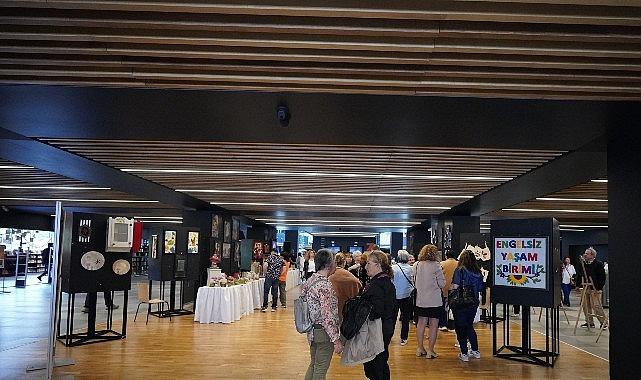 Engelsiz Yaşam Merkezi Öğrencilerinin Eserleri BAKSM'de Sergileniyor Engelsiz Yaşam Merkezi Öğrencilerinin Eserleri BAKSM'de Sergileniyor