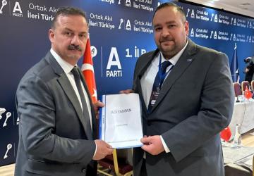 İl Başkanı Alsan'dan referandum çağrısı: 'Bu millet size katillerle el sıkasınız diye yetki vermedi'