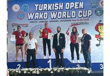 Bayraklılı sporcu dünya şampiyonu oldu