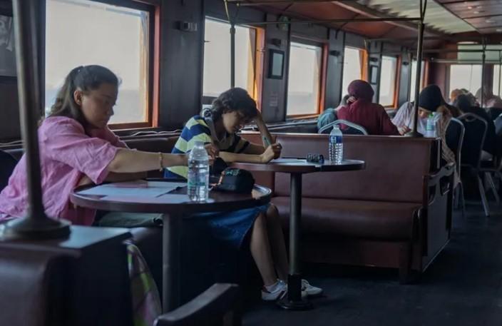 Gençlere Özel Bergama Vapuru Yola Çıktı: Hedef Üniversite Gençlere Özel Bergama Vapuru Yola Çıktı: Hedef Üniversite