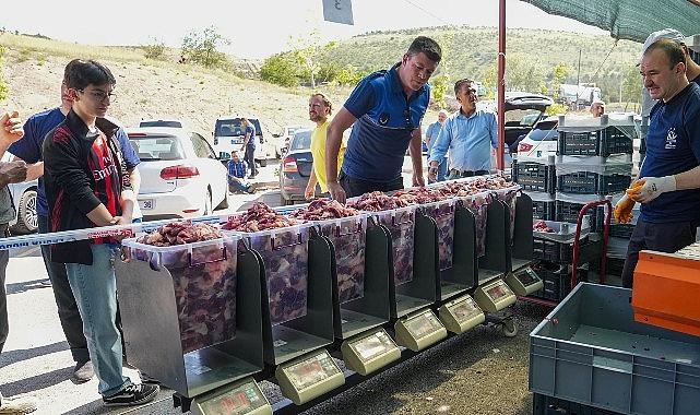 Kurban Kesim Alanlarında Hummalı Temizlik Çalışması Kurban Kesim Alanlarında Hummalı Temizlik Çalışması