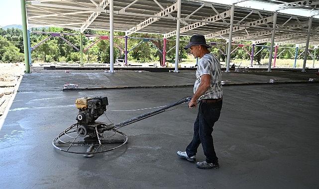 Tekirova kapalı pazar yerinde çalışmalar sürüyor Tekirova kapalı pazar yerinde çalışmalar sürüyor