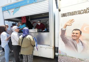 Konak'tan Ferdi Zeyrek anısına yemek ikramı
