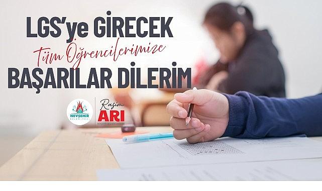 Arı “LGS'ye Girecek Öğrencilere Başarılar Diliyorum" Arı “LGS'ye Girecek Öğrencilere Başarılar Diliyorum"