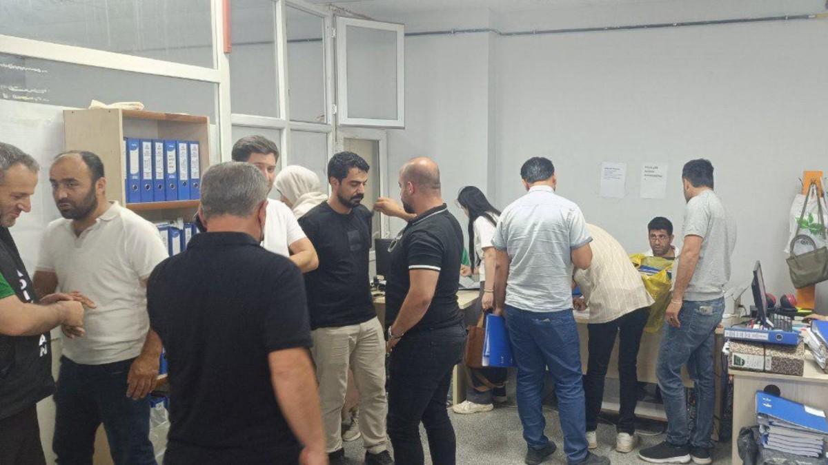 Adıyaman Belediyesi’nde izinler iptal: ‘Yerinde Dönüşüm’ seferberliği - Videolu Haber Adıyaman Belediyesi’nde izinler iptal: ‘Yerinde Dönüşüm’ seferberliği - Videolu Haber