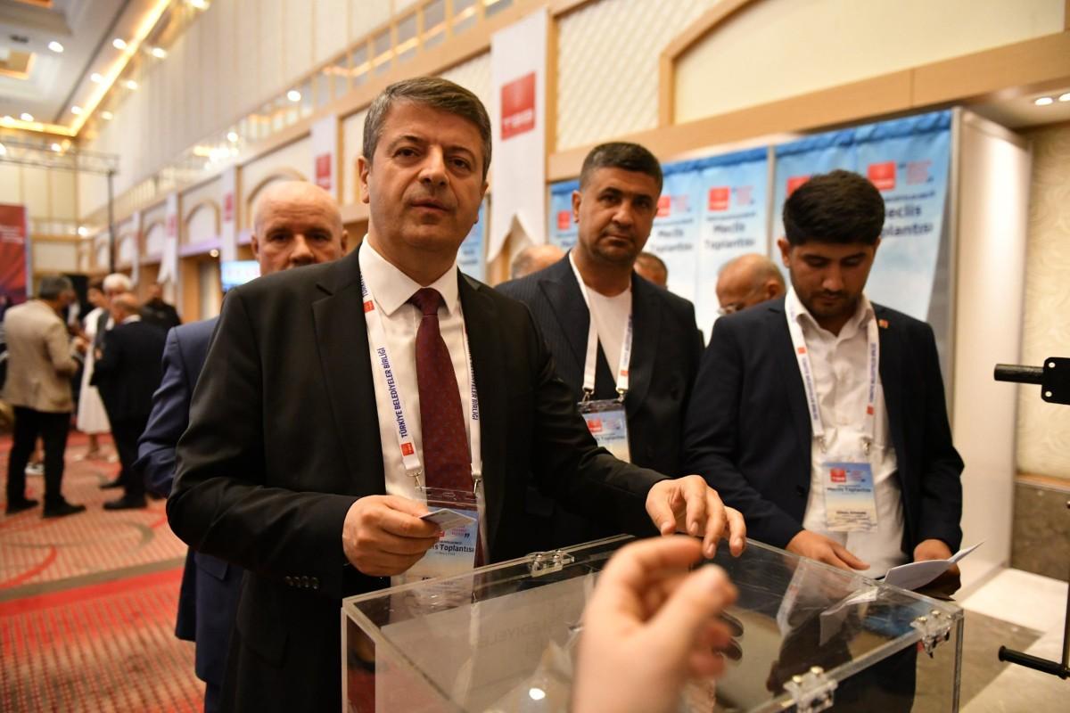 Başkan Tutdere Türkiye Belediyeler Birliği encümen üyeliğine yeniden seçildi Başkan Tutdere Türkiye Belediyeler Birliği encümen üyeliğine yeniden seçildi