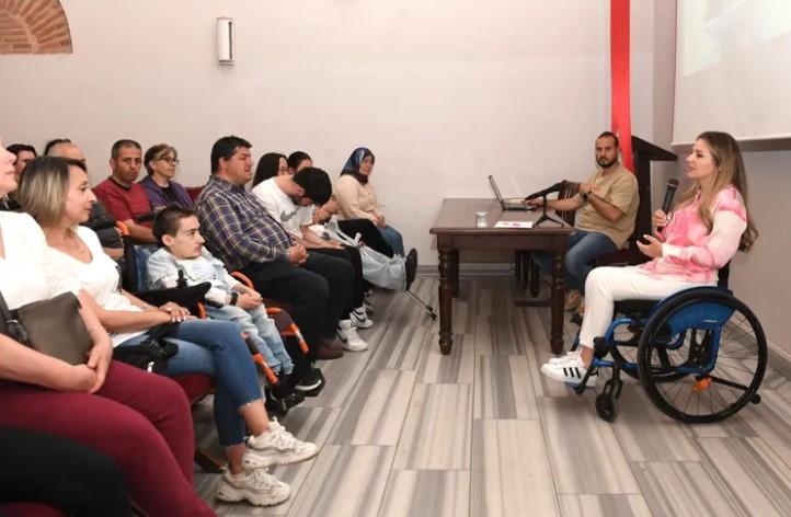 Kübra Denizci Keskin’den Engellilere Güç Veren Başarı Hikayesi Kübra Denizci Keskin’den Engellilere Güç Veren Başarı Hikayesi