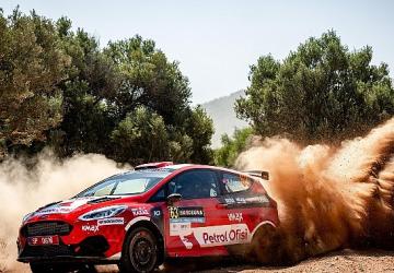 Türkiye'nin en genç ralli şampiyonu Kerem Kazaz, Dünya Ralli Şampiyonası'nın WRC3 kategorisinde 4.'lüğe yükseldi