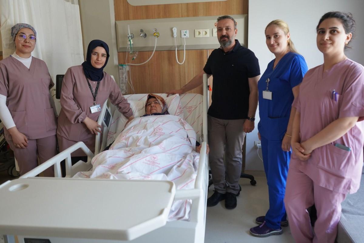 Adıyaman’da Bir İlk: V-Notes ile rahim alma operasyonu gerçekleştirildi Adıyaman’da Bir İlk: V-Notes ile rahim alma operasyonu gerçekleştirildi