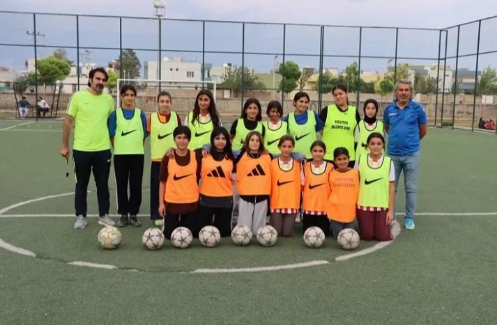 Mardinli Genç Kızlar Sahada Fark Yaratıyor Mardinli Genç Kızlar Sahada Fark Yaratıyor