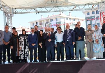 Adıyaman’da deprem konutu ve işyeri hak sahiplerine teslim edildi