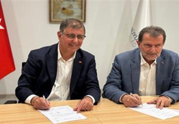 İZDENİZ'de imzalar atıldı
