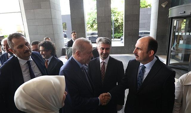 Başkan Altay Uluslararası Aile Forumu'nda Büyükşehir'in Aile Odaklı Çalışmalarını Anlattı Başkan Altay Uluslararası Aile Forumu'nda Büyükşehir'in Aile Odaklı Çalışmalarını Anlattı