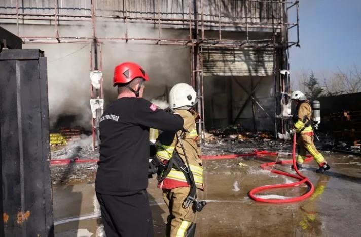 Bayram Tatilinde Düzce İtfaiyesinden 36 Müdahale Bayram Tatilinde Düzce İtfaiyesinden 36 Müdahale