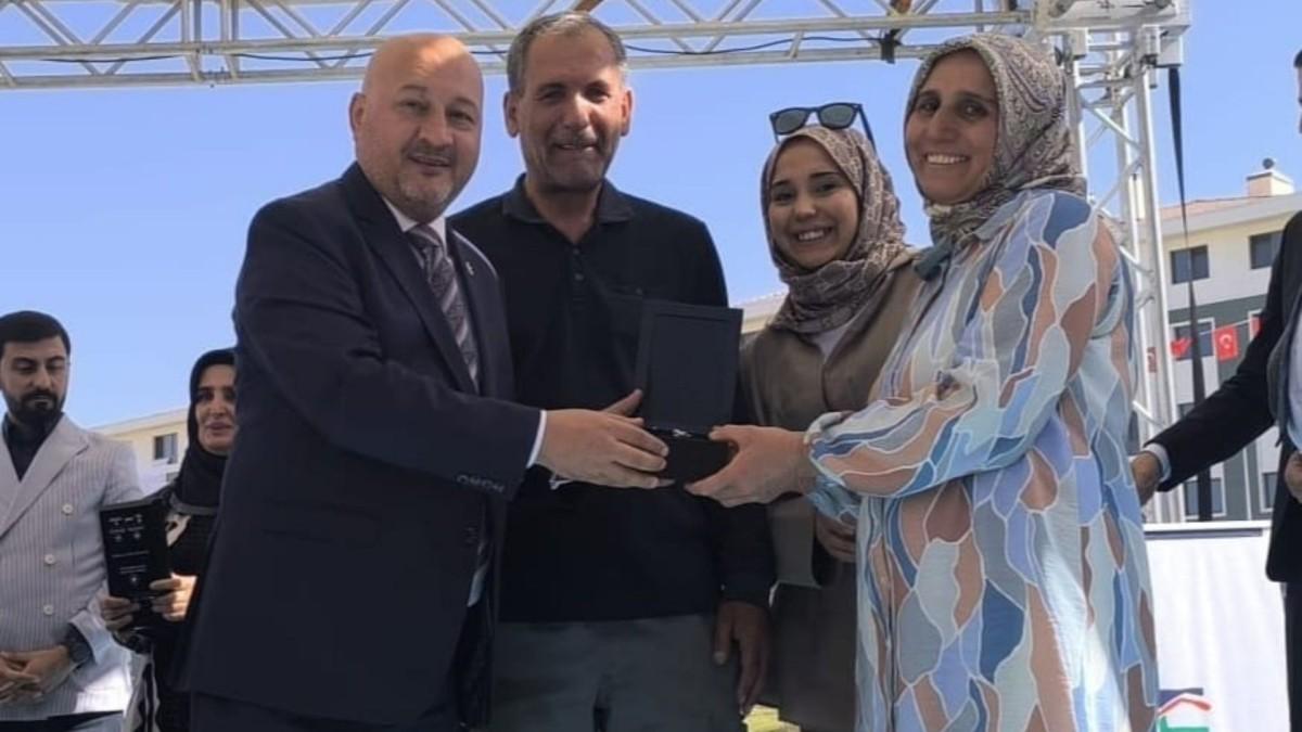 Resul Kurt: ‘Sözümüzde durduk, Adıyaman’da 3.554 kalıcı konut ve 1.723 iş yeri teslim ettik’ Resul Kurt: ‘Sözümüzde durduk, Adıyaman’da 3.554 kalıcı konut ve 1.723 iş yeri teslim ettik’