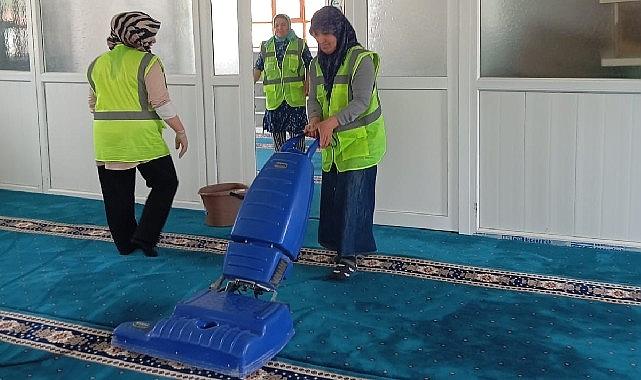 Belediye'den Bayram Temizliği Belediye'den Bayram Temizliği