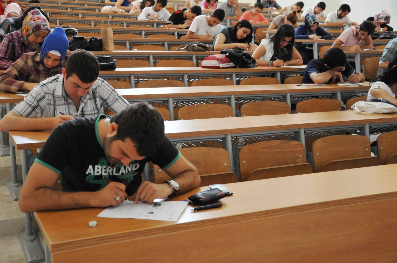 YKS İçin 2 Milyon 560 Bin Öğrenci Başvurdu YKS İçin 2 Milyon 560 Bin Öğrenci Başvurdu