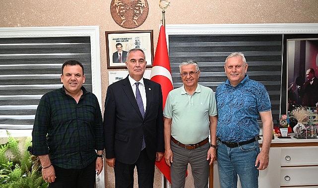 Antalya Milletvekili Çorabatır'dan Başkan Topaloğlu'na ziyaret Antalya Milletvekili Çorabatır'dan Başkan Topaloğlu'na ziyaret