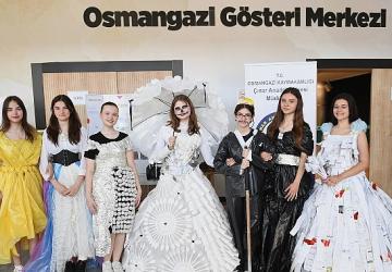 Osmangazi'de öğrenciler atık toplamak için yarıştı