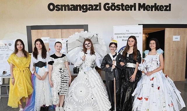 Osmangazi'de öğrenciler atık toplamak için yarıştı Osmangazi'de öğrenciler atık toplamak için yarıştı