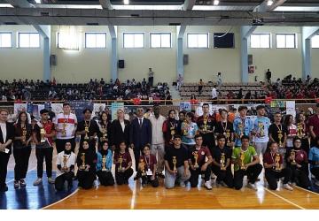 İzmir İmam Hatipler Bilim, Kültür, Sanat ve Spor Şenliği Coşkuyla Gerçekleşti
