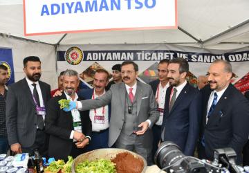 ATSO, TOBB’un 81. Genel Kurulunda Adıyaman çiğköftesini tanıttı