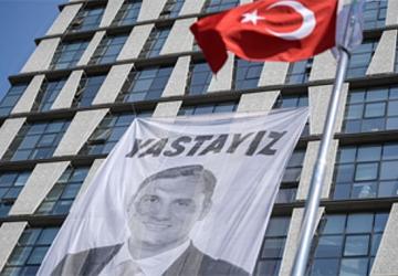 Ferdi Zeyrek gözyaşları ve alkışlarla uğurlandı