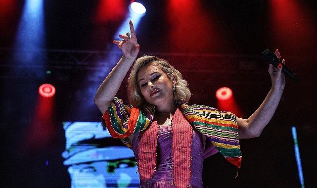 4. Uluslararası Antalya Yörük Türkmen Festivali'nde Funda Arar coşkusu 4. Uluslararası Antalya Yörük Türkmen Festivali'nde Funda Arar coşkusu