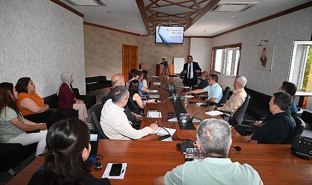 Kemer Belediyesi'nde halkla ilişkiler ve iletişim semineri