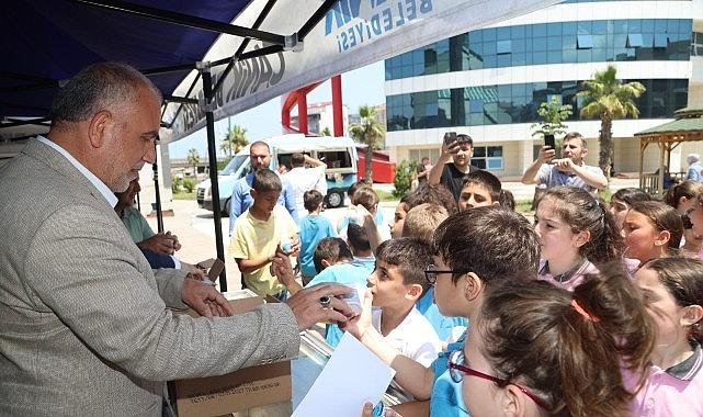 Çocuklardan Başkan İbrahim Sandıkçı'ya Sevgi Seli