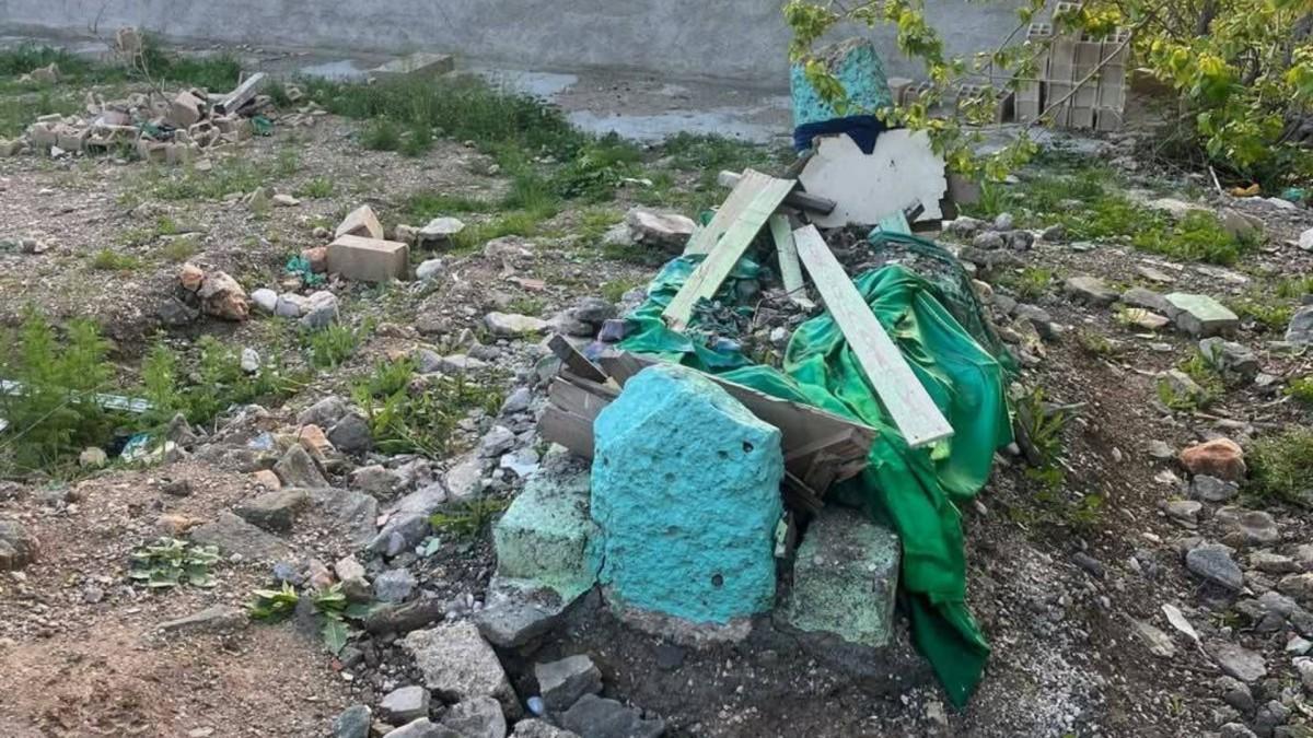 Rıfat Baba’nın türbesi enkaz halinde kaldı: Torunundan destek çağrısı Rıfat Baba’nın türbesi enkaz halinde kaldı: Torunundan destek çağrısı