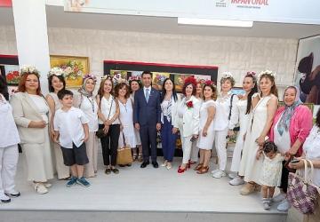 Bayraklı'da üreten kadınlar el sanatlarını sergiledi