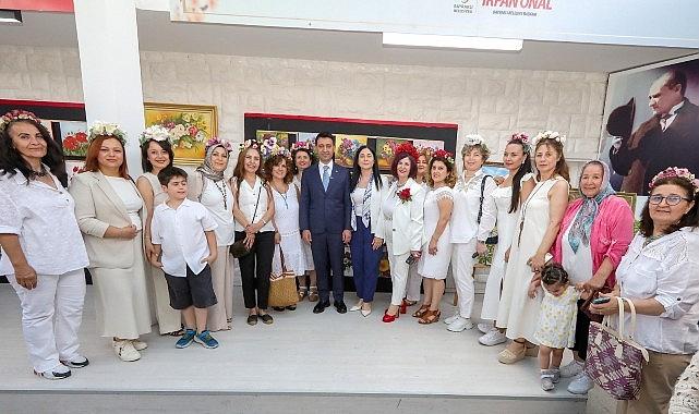 Bayraklı'da üreten kadınlar el sanatlarını sergiledi