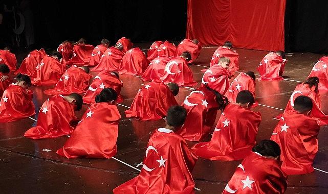 208 öğrenci kep fırlatıp mezun oldu 208 öğrenci kep fırlatıp mezun oldu