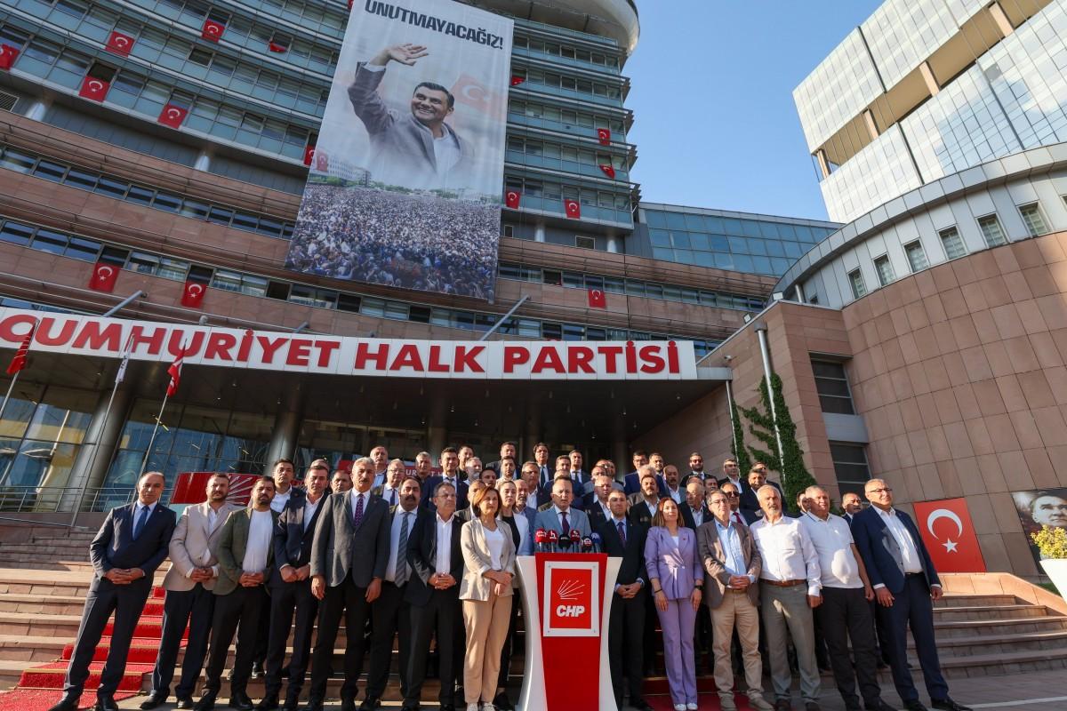 CHP’li 81 İl Başkanı’ndan ortak mesaj: ‘Kayyum da deseler, butlan da deseler tanımayacağız’ CHP’li 81 İl Başkanı’ndan ortak mesaj: ‘Kayyum da deseler, butlan da deseler tanımayacağız’