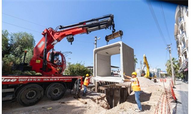 İZSU'dan bir yılda 75 kilometrelik yağmur suyu yatırımı İZSU'dan bir yılda 75 kilometrelik yağmur suyu yatırımı