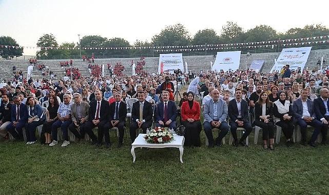Canik Keşif Kampüsü'nde Mezuniyet Coşkusu Canik Keşif Kampüsü'nde Mezuniyet Coşkusu