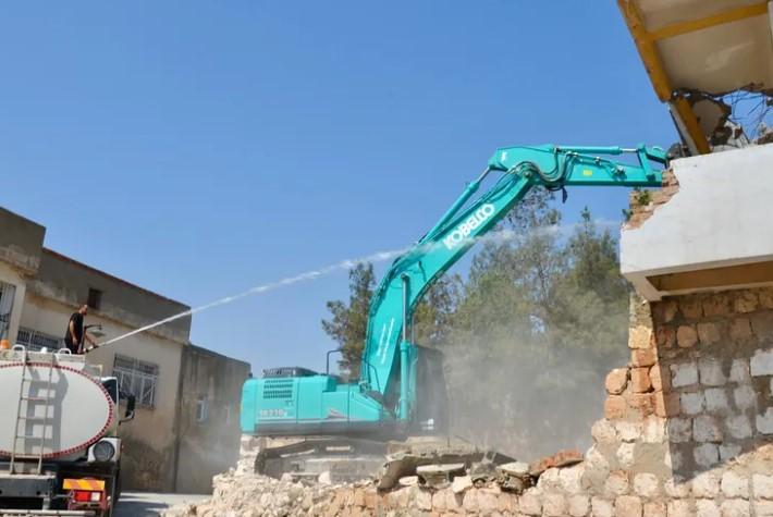 Midyat’ta Kaçak ve Ruhsatsız Yapılara Karşı Kararlı Mücadele Midyat’ta Kaçak ve Ruhsatsız Yapılara Karşı Kararlı Mücadele