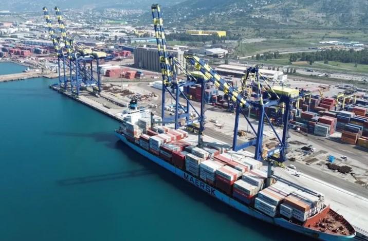 Türkiye'nin Dış Ticaret Açığı Nisan'da Artış Gösterdi Türkiye'nin Dış Ticaret Açığı Nisan'da Artış Gösterdi
