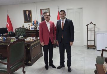 Kaymakam Tarık Buğra Seyhan, TRT Sanatçısı Mehmet Seske’yi ağırladı