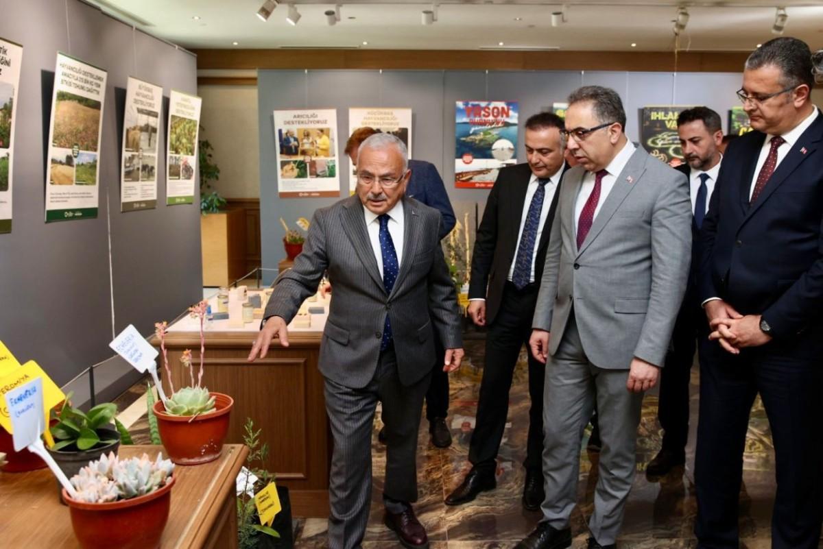 Tarım ve Orman Bakan Yardımcısı Gümen'den Büyükşehir’e Ziyaret Tarım ve Orman Bakan Yardımcısı Gümen'den Büyükşehir’e Ziyaret