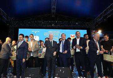 26. Merkezefendi Geleneksel Tıp Festivali Mesir Macunu Dağıtımı ve Uğur Işılak Konseriyle Başladı