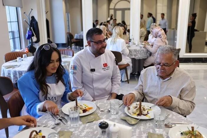 Kayseri Büyükşehir, Sosyal Medya Fenomenleriyle Mutfakta Buluştu Kayseri Büyükşehir, Sosyal Medya Fenomenleriyle Mutfakta Buluştu