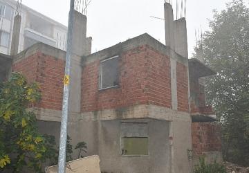 Tehlike yaratan metruk binalar yıkılıyor