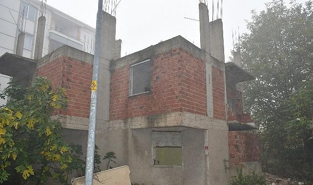 Tehlike yaratan metruk binalar yıkılıyor