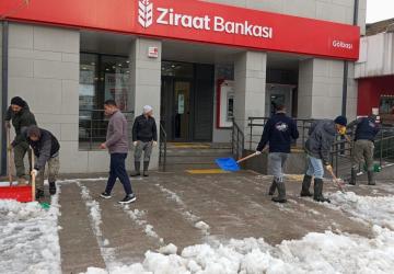 Gölbaşı Belediyesi karla mücadele çalışmalarını sürdürüyor