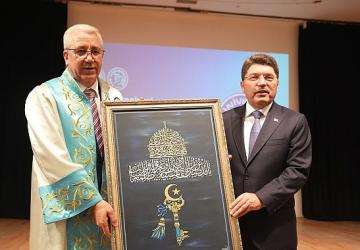 Adalet Bakanı Tunç, “Ege Üniversitesi ile gurur duyuyoruz"
