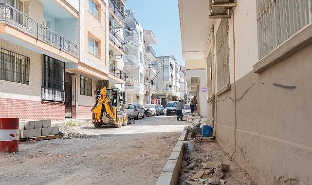 Balçova'da park yenileme ve çevre düzenleme mesaisi Balçova'da park yenileme ve çevre düzenleme mesaisi