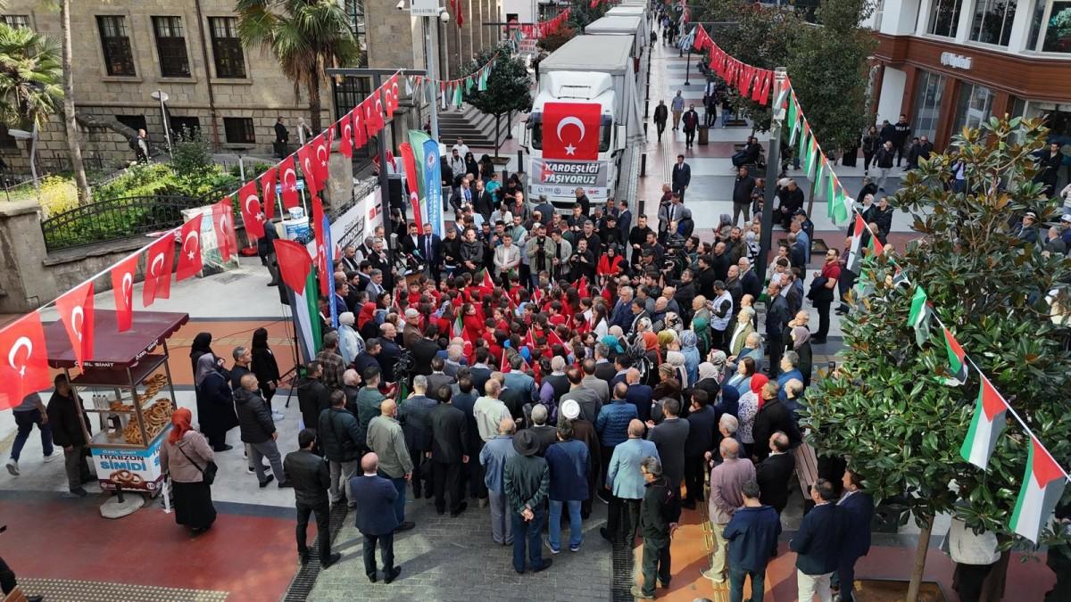 Kardeşlik Tırları Trabzon’dan Gazze’ye Yolculuğa Çıktı Kardeşlik Tırları Trabzon’dan Gazze’ye Yolculuğa Çıktı